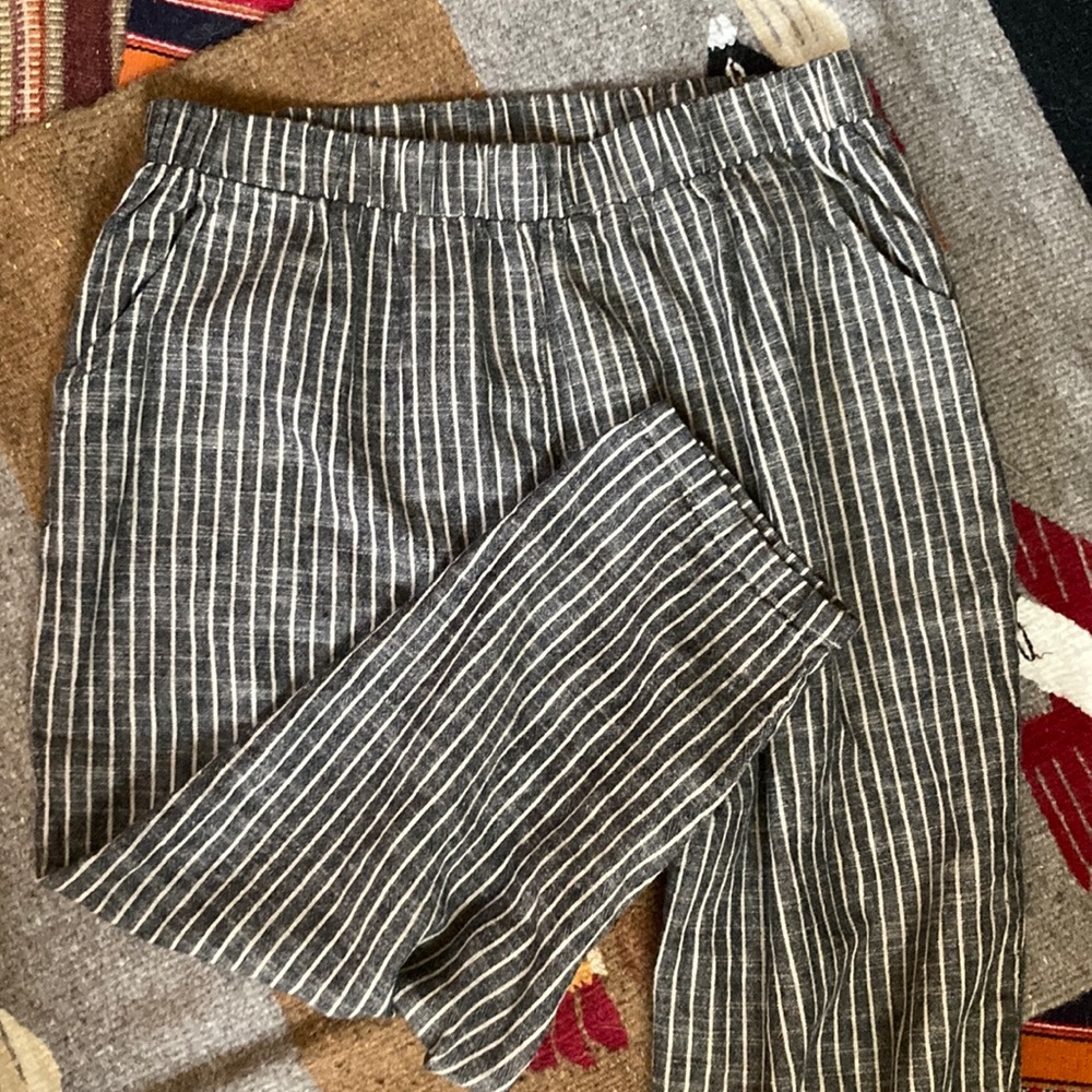 Striped Ankle-Length Pull-On Pants - Gray/White
